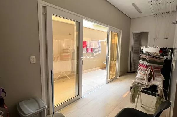 Sobrado 432 m² com 3 Suítes e Piscina Aquecida no Florais dos Lagos – Cuiabá/MT