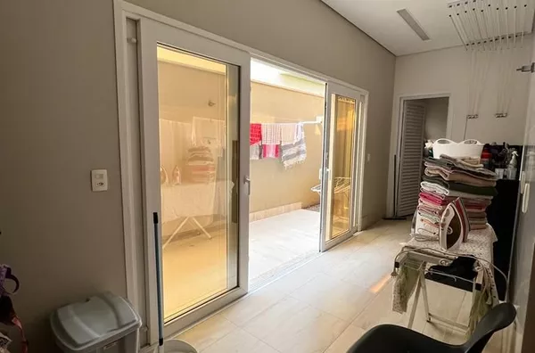 Sobrado 432 m² com 3 Suítes e Piscina Aquecida no Florais dos Lagos – Cuiabá/MT