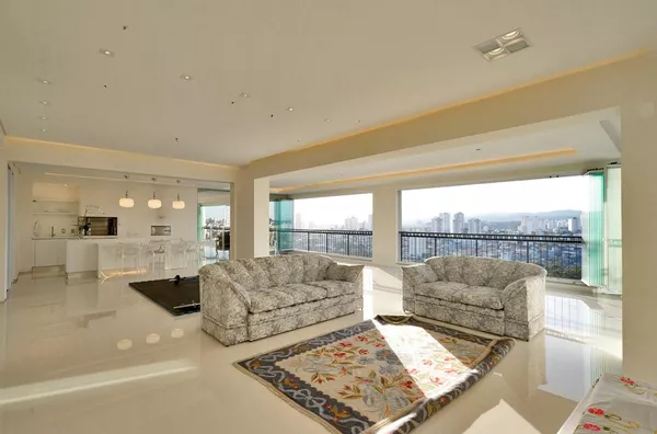 Apartamento 231 m² com 4 Suítes e Varanda Gourmet no Edifício Grand Tolle – Vista para a Serra da Cantareira