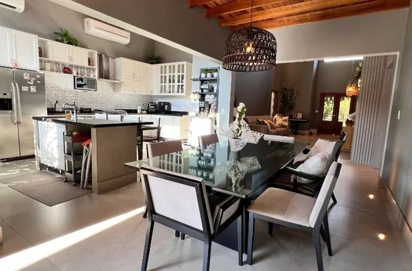Casa com 3 suítes à venda, 270 m² por R$ 3.300.000,00 - Condomínio Residencial Florais dos Lagos - Cuiabá/MT