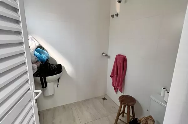 Sobrado 432 m² com 3 Suítes e Piscina Aquecida no Florais dos Lagos – Cuiabá/MT