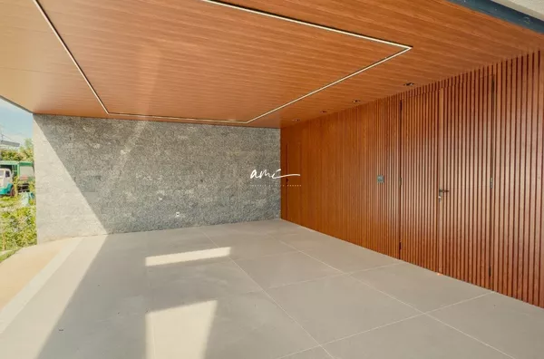 Sobrado de 362 m², com 5 suítes, espaço gourmet com pé-direito duplo e piscina à venda no Florais Itália – Cuiabá/MT