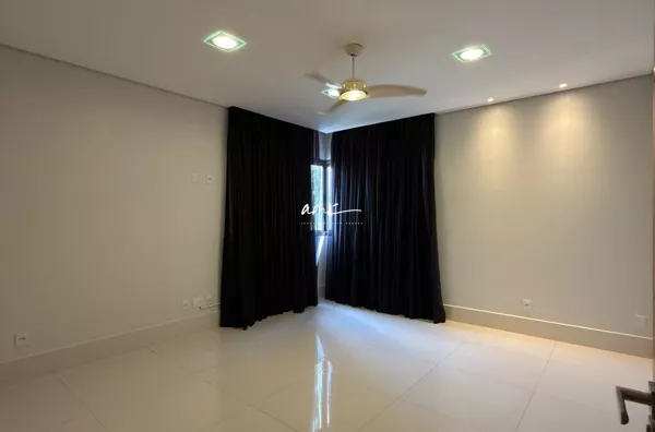 Sobrado de 403 m², com 4 dormitórios, piscina aquecida e living com pé-direito duplo à venda no Condomínio Florais Cuiabá – Cuiabá/MT - Foto 19