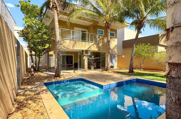 Casa de alto padrão com 266 m², 4 suítes e área de lazer completa à venda no condomínio Florais dos Lagos – Cuiabá/MT