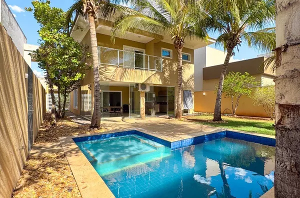 Casa de alto padrão com 266 m², 4 suítes e área de lazer completa à venda no condomínio Florais dos Lagos – Cuiabá/MT