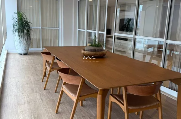 Apartamento de 255 m², mobiliado, com 4 suítes e ampla área social à venda no Edifício Helbor Privilege Goiabeiras – Cuiabá/MT