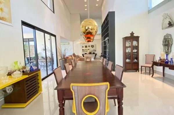Sobrado 821 m² com Elevador e Espaço Gourmet no Alphaville – Cuiabá/MT