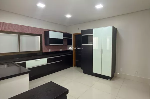 Sobrado de 403 m², com 4 dormitórios, piscina aquecida e living com pé-direito duplo à venda no Condomínio Florais Cuiabá – Cuiabá/MT - Foto 12