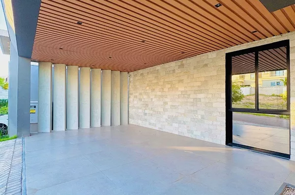 Sobrado de 380 m² com automação completa e 4 suítes à venda no condomínio Villa Jardim – Cuiabá/MT