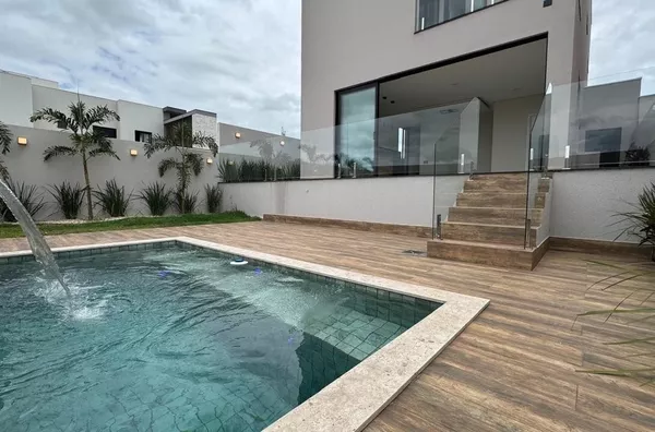 Sobrado 180 m² com Piscina e Espaço Gourmet no Condomínio Primor das Torres – Cuiabá/MT