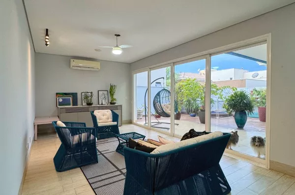 Sobrado de Alto Padrão com 4 Suítes, Piscina e Energia Solar no Florais dos Lagos – Cuiabá/MT