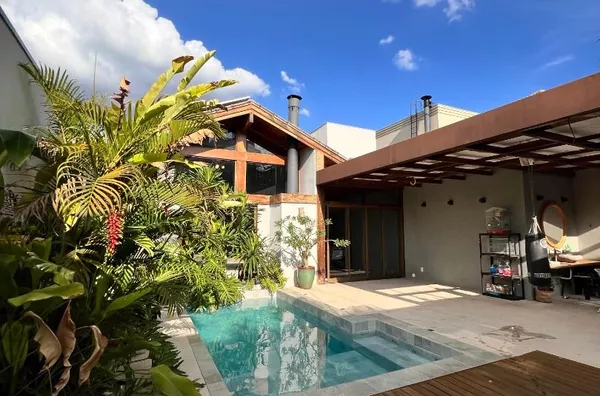 Casa com 3 suítes à venda, 270 m² por R$ 3.300.000,00 - Condomínio Residencial Florais dos Lagos - Cuiabá/MT