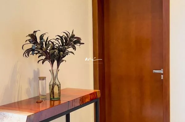 Sobrado Contemporâneo com Adega Subterrânea e Piscina no Florais do Valle – Cuiabá/MT
