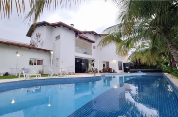 Casa de Alto Padrão com 5 Suítes, Elevador e Piscina com Raia no Florais Cuiabá – Cuiabá/MT