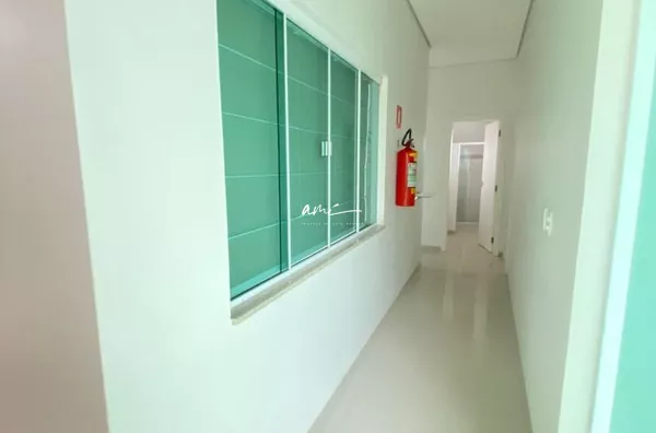Imóvel Comercial e Residencial 700 m² com Piscina e Estrutura Versátil – Lucas do Rio Verde/MT