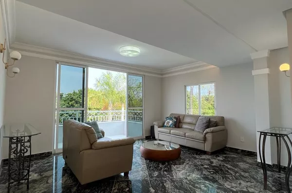 Sobrado Reformado com 4 Suítes, Vista Privilegiada e Piscina no Florais Cuiabá – Cuiabá/MT