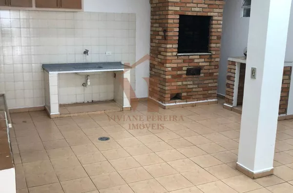 Casa à venda no Condomínio Granja Viana 250m², 3 dorm, 1 suíte, 3 banheiros, quintal com churrasqueira e garagem coberta para 2 carros. - Foto 3