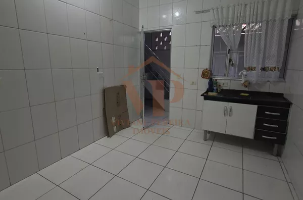 Casa 2 cômodos + banheiro, sem vaga - consumos individualizados - Foto 1