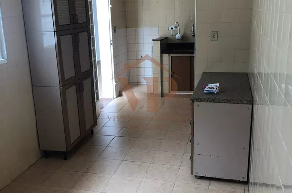 Casa à venda no Condomínio Granja Viana 250m², 3 dorm, 1 suíte, 3 banheiros, quintal com churrasqueira e garagem coberta para 2 carros. - Foto 4