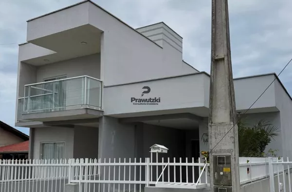 Casa com 120m2 no litoral