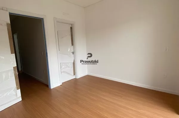 Geminado com 1 suíte + 2quartos - Iririú