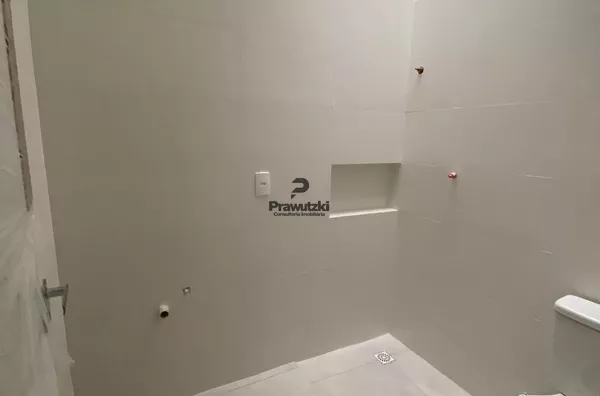 Geminado com 1 suíte + 2quartos - Iririú