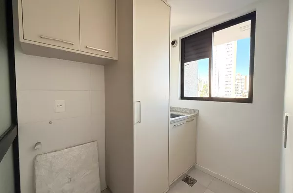 Apartamento Semimobiliado - Edifício Topázio