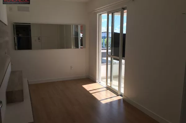 Apartamento Semi-mobiliado para Venda
