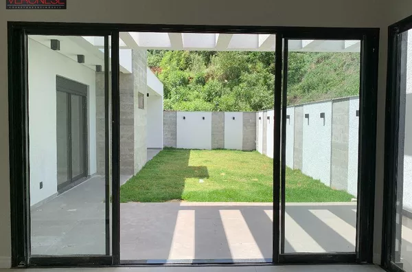 Casa Térrea para Venda - Parque das Torres