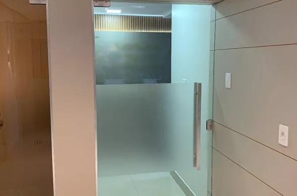Sala Comercial Centro Médico Dr. Silvio Vidal