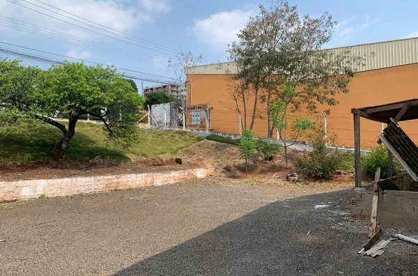 Terreno de Esquina, Rua Tamoio com Farrapos