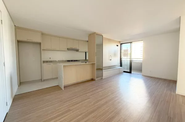 Apartamento Semimobiliado - Edifício Topázio