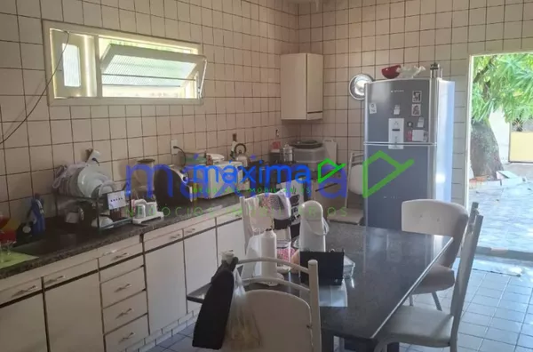 Casa Para Vender com 5 quartos 3 suítes no bairro Jabotiana em Aracaju - Foto 8