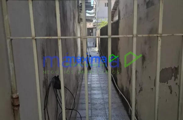 Casa Para Vender com 5 quartos 3 suítes no bairro Jabotiana em Aracaju - Foto 4