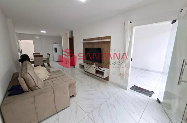 Casa solta, mobilidada, para venda ou locação na praia de Ipitanga