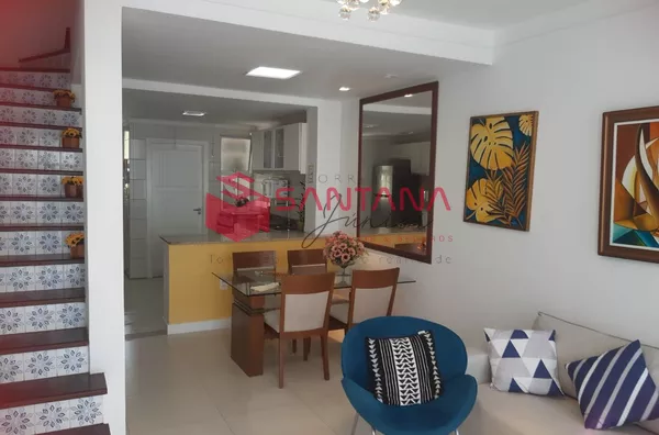Casa com 3/4 à venda em condomínio fechado