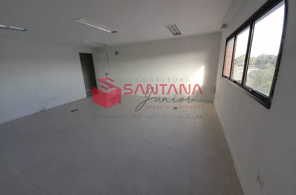 Sala comercial para locação na Avenida Luís Tarquínio