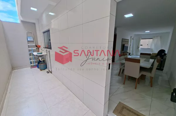 Casa solta, mobilidada, para venda ou locação na praia de Ipitanga