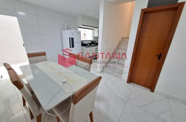 Casa solta, mobilidada, para venda ou locação na praia de Ipitanga