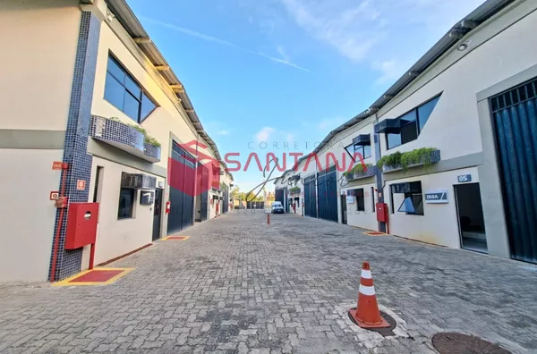 Galpão em condomínio com portaria 24h e AVCB para aluguel em Lauro De Freitas
