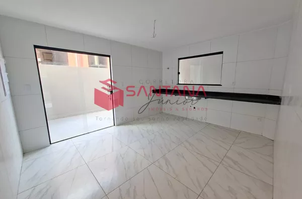 Casa na praia de Ipitanga com fino acabamento em Lauro de Freitas