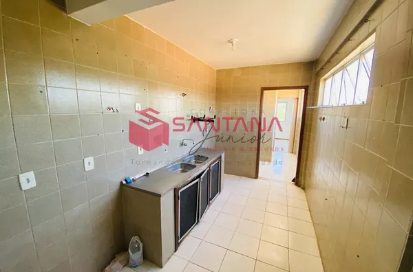 Prédio Residencial com 3 Apartamentos de 168 m² à Venda em Itapuã