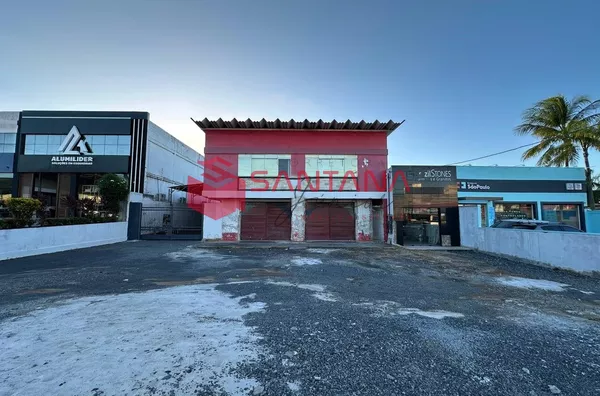 Prédio comercial para locação de frente para a Estrada do Coco