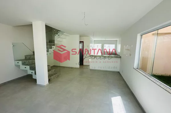 Casa em condomínio 04 quartos sendo 03 suítes, Buraquinho