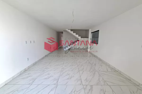 Casa na praia de Ipitanga com fino acabamento em Lauro de Freitas