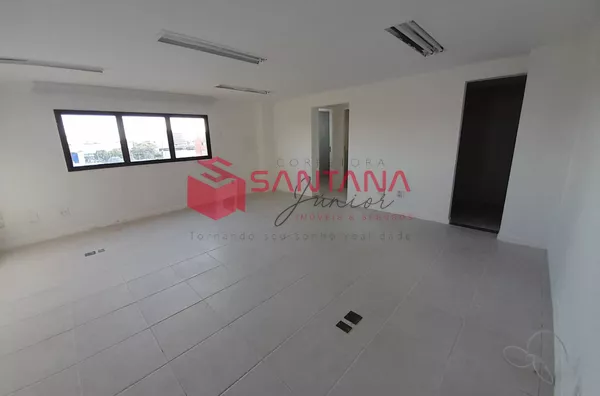 Sala comercial para locação na Avenida Luís Tarquínio