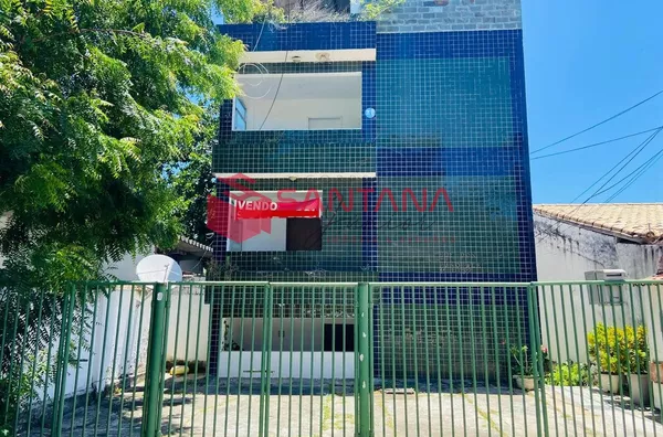 Prédio Residencial com 3 Apartamentos de 168 m² à Venda em Itapuã