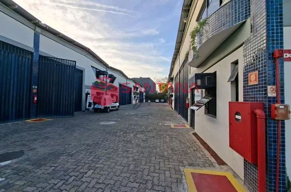 Galpão em condomínio com portaria 24h e AVCB para aluguel em Lauro De Freitas