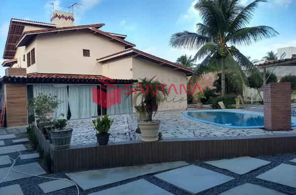 Casa com 3/4 à venda em condomínio fechado