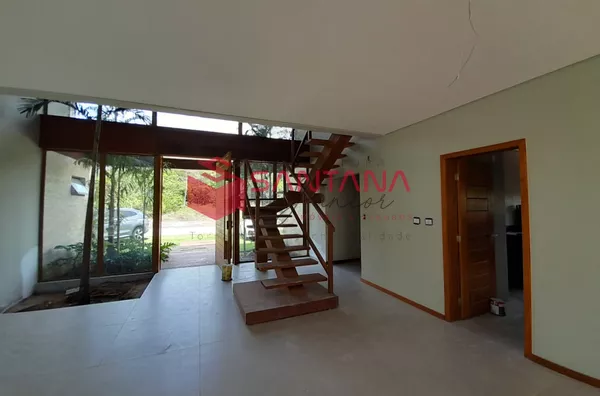 Casa de alto padrão, com 6 suítes em Praia do Forte